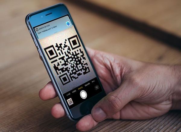 how to scan qr code with iphone 10